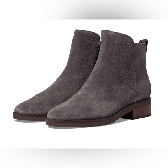 Cole Haan River Chelsea‎ Bootie Sz 6B Suede - Picture 1 of 10